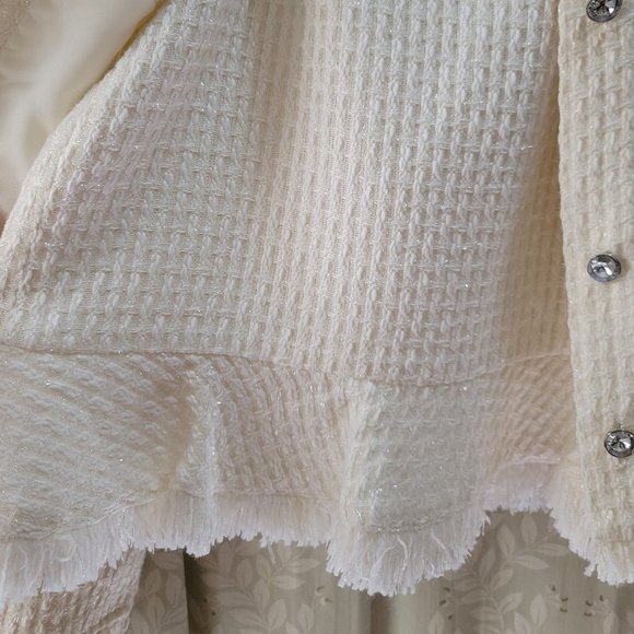 Cache Cream Suit w Flared Skirt & Crystal buttons - Picture 10 of 11